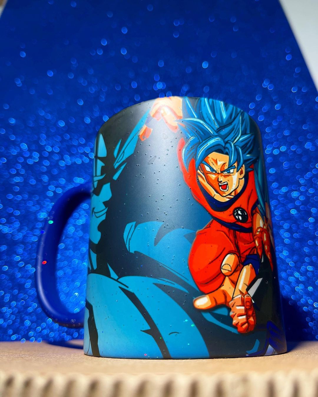 Taza Mágica Escarchada Azul Dragón ball - WhatASheet - Especialistas en tazas magicas - Personalización - Costa Rica - San Jose - Heredia - Cartago - Was