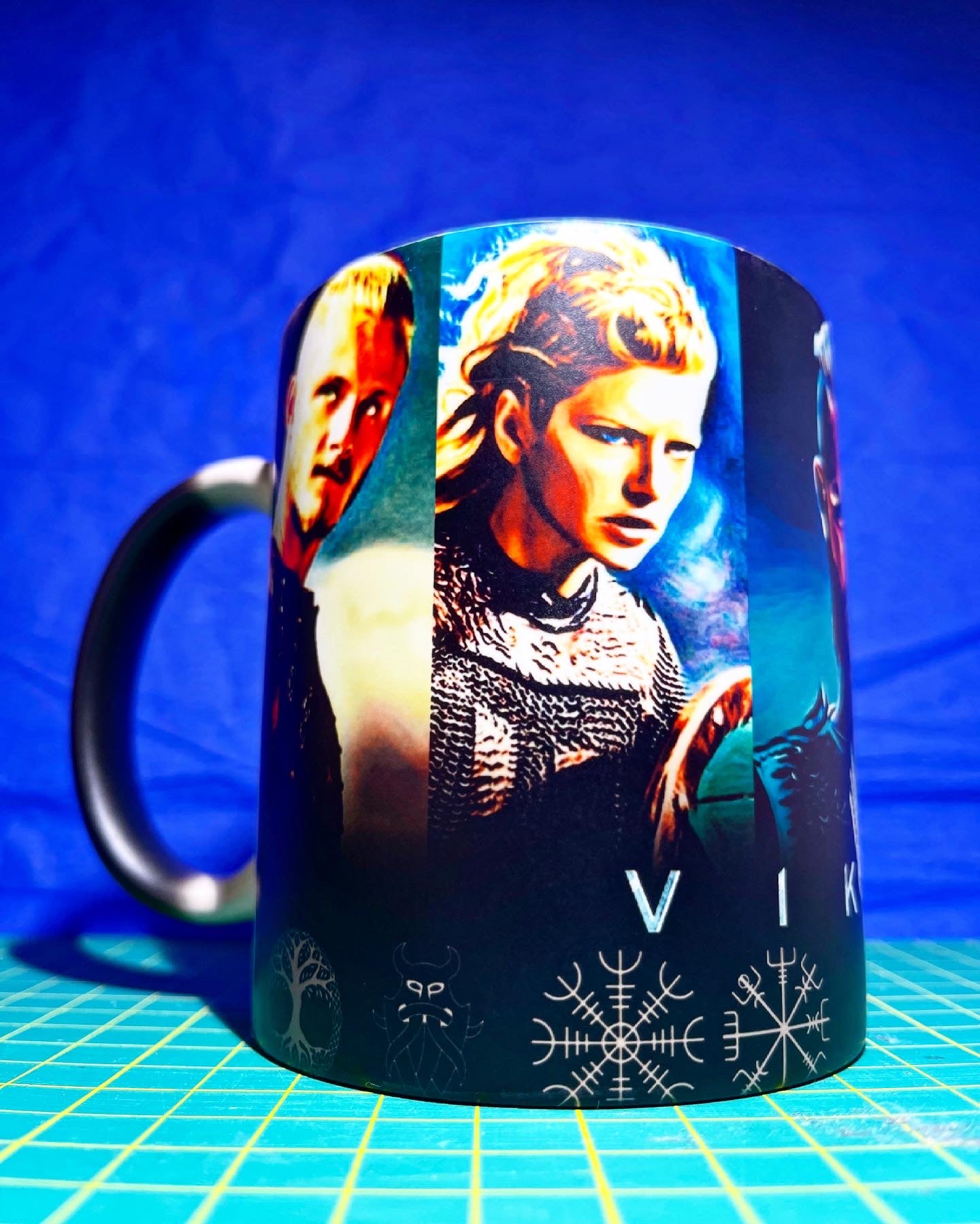 Taza Mágica Vikingos - WhatASheet - Especialistas en tazas magicas - Personalización - Costa Rica - San Jose - Heredia - Cartago - Was