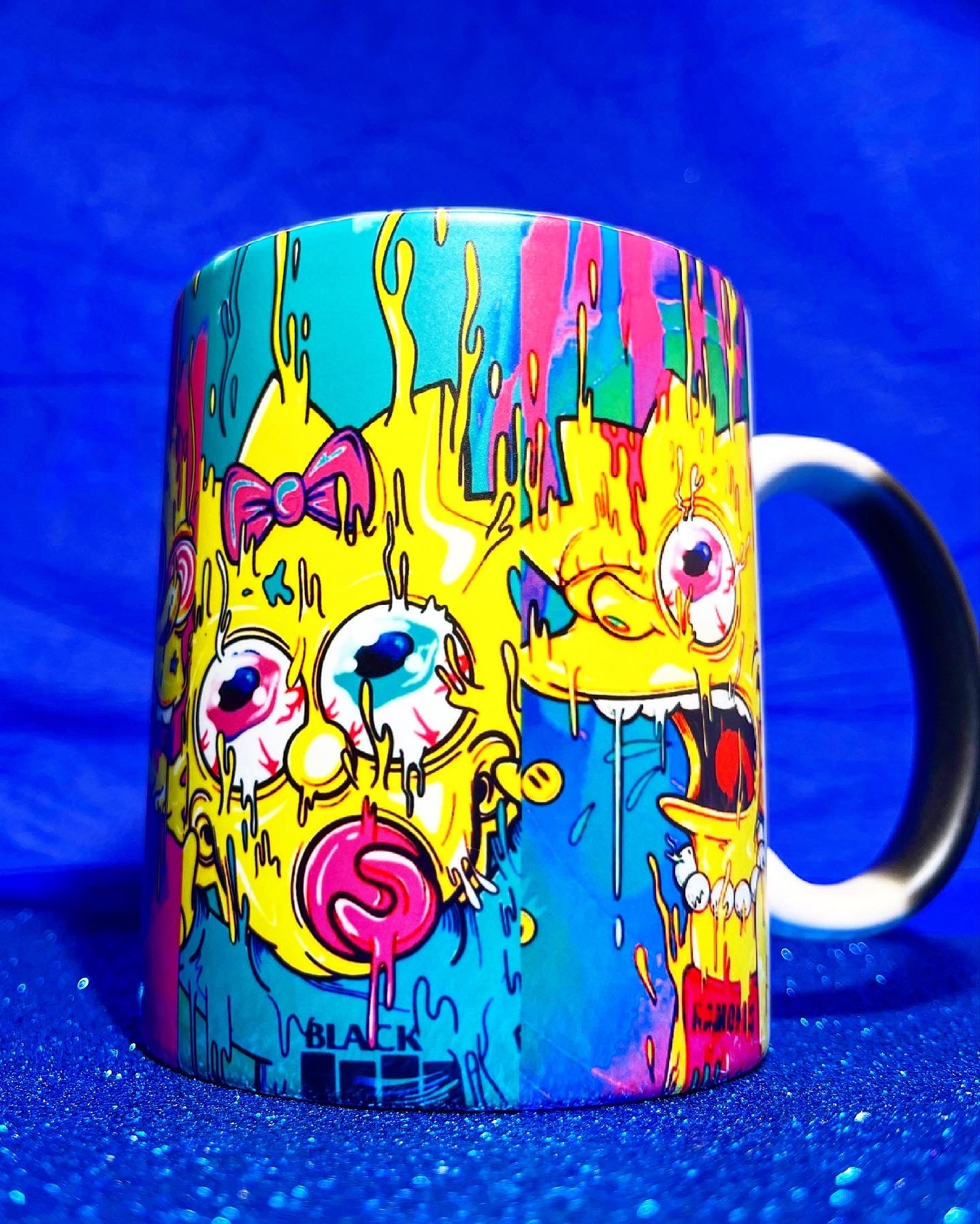 Taza Mágica Los Simpsons trippy - WhatASheet - Especialistas en tazas magicas - Personalización - Costa Rica - San Jose - Heredia - Cartago - Was