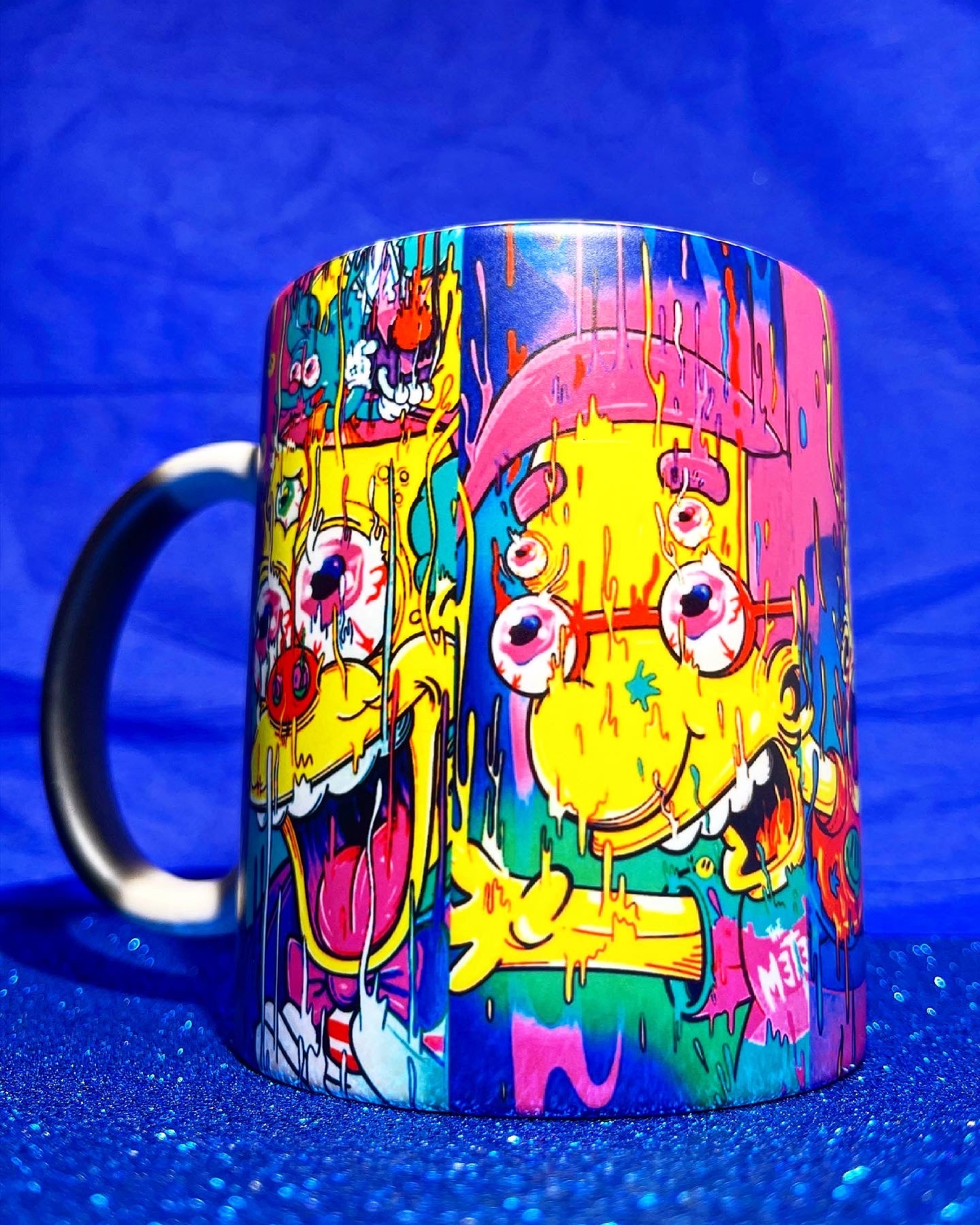 Taza Mágica Los Simpsons trippy - WhatASheet - Especialistas en tazas magicas - Personalización - Costa Rica - San Jose - Heredia - Cartago - Was