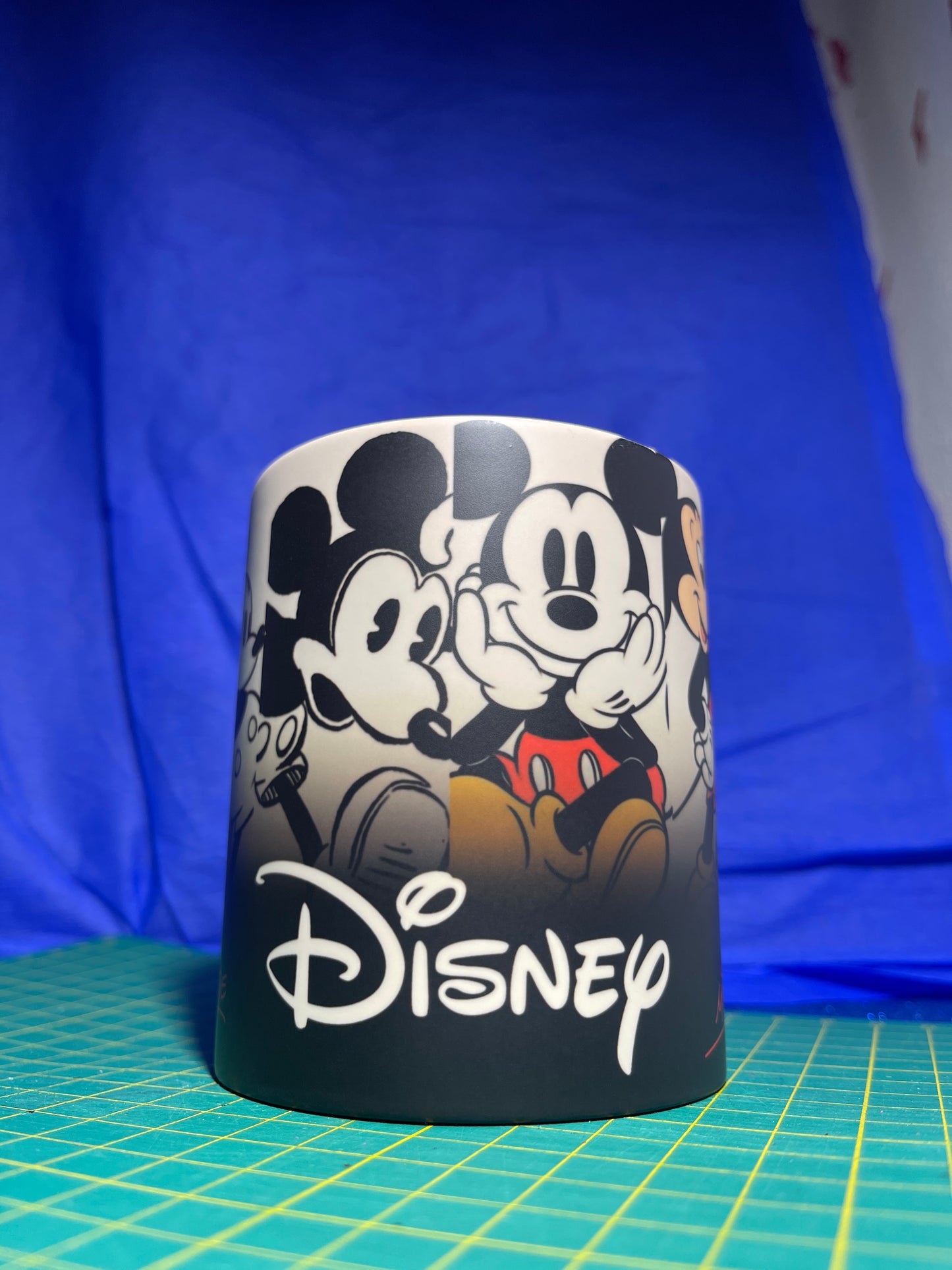 Taza Mágica Mickey Mouse Vintage - WhatASheet - Especialistas en tazas magicas - Personalización - Costa Rica - San Jose - Heredia - Cartago - Was